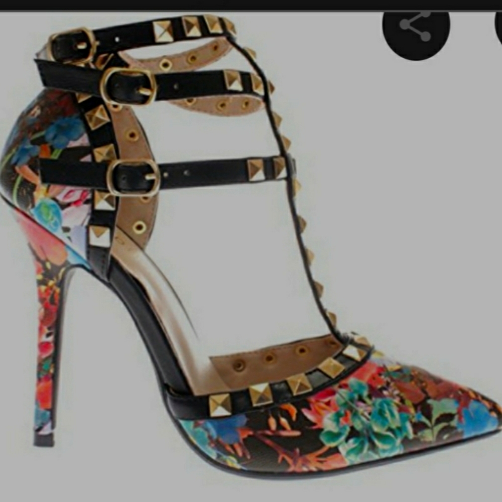 NIB Floral Studded Heels